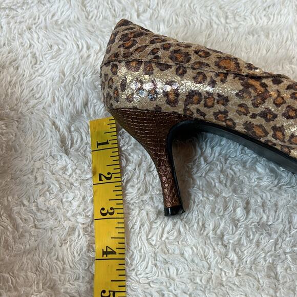 BKE - Buckle leopard and snakeskin pointed toe heels, size Probs 8.5 - Picture 8 of 10